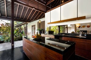 Villa, 3 Schlafzimmer, eigener Pool (Bougenville Villa) | Eigene Kochnische