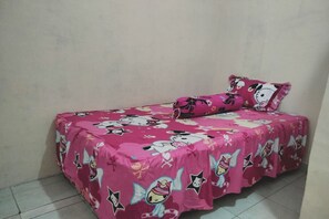 Standard Double Room | Laptop workspace, free WiFi, bed sheets - Hotel O Nany Ayahanda Syariah (Medan)