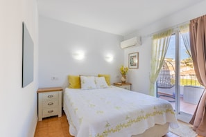 1 bedroom, iron/ironing board, free WiFi, bed sheets - Holiday Home "Casa Shelly" with Shared Pool & Wi-Fi (MORAIRA)