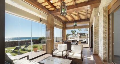 Villa "Carolina Beach House" avec vue sur la mer, 2 terrasses privées et Wi-Fi