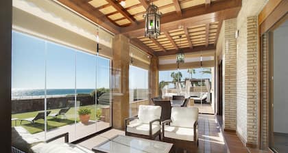 Villa "Carolina Beach House" mit Meerblick, 2 privaten Terrassen und WLAN