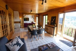 TV, fireplace, DVD player