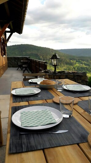 Outdoor dining