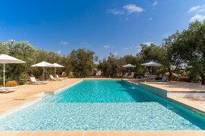 Pool - Holiday Apartment "Domus Mea Salento Arazzo Giallo" with Shared Pool, Shared Terrace & Wi-Fi (Ugento)
