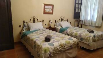 3 bedrooms, free WiFi, bed sheets