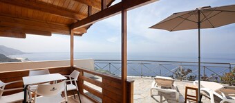 Cottage 'Moijama 7' with Sea View, Shared Pool and Wi-Fi