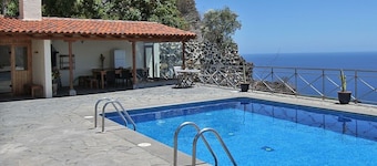 Holiday Home 'Moijama 12' with Sea View, Shared Pool and Wi-Fi