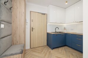 微波爐、洗碗機、咖啡機/沖茶器、電熱水壺