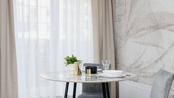 Studio, Terrace | Living room