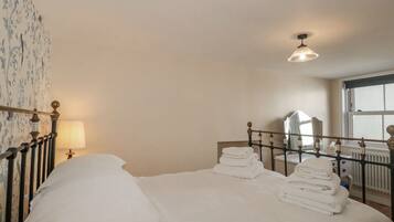 3 bedrooms, iron/ironing board, travel crib, WiFi