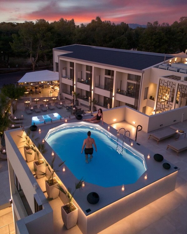 Premium Suite with outdoor plunge pool | Terraza o patio