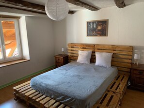 4 Schlafzimmer, Reisekinderbett, kostenloses WLAN