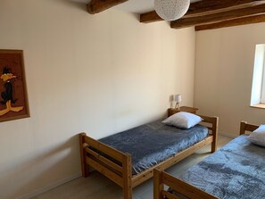 4 camere, culla da viaggio, Wi-Fi gratuito