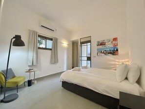 2 habitaciones, decoración personalizada y muebles diferentes 