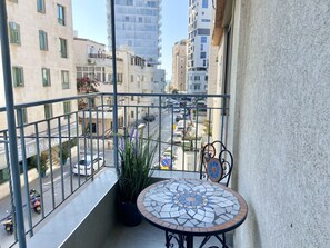 Apartment, 2 Schlafzimmer, Balkon | Blick auf die Stadt