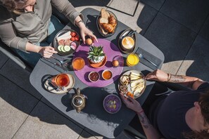 Tägliches inbegriffenes Frühstücksbuffet