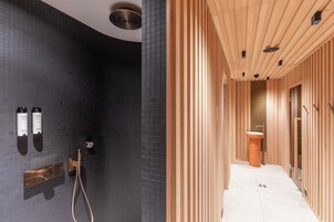 Sauna, steam room