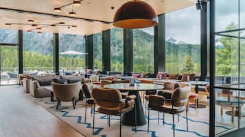 Lobby-Lounge