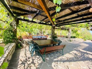 Outdoor dining - ELBAdAMARE | PERGOLA House (Capoliveri)