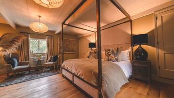 5 Schlafzimmer, Schreibtisch, Bügeleisen/Bügelbrett, Reisekinderbett