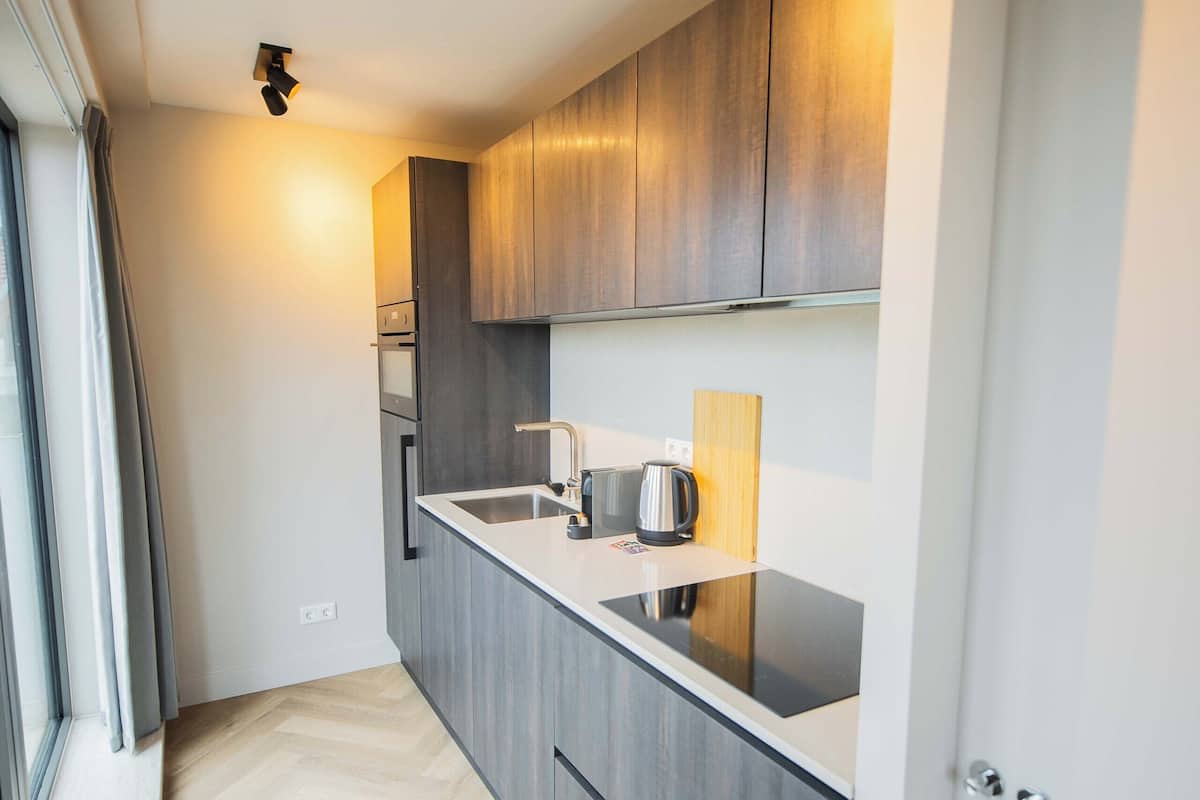 KS71P Serviced Studio Apartments +B | Private kitchen