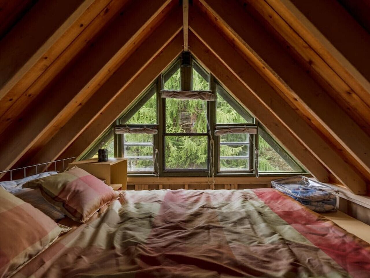 1 bedroom, desk, WiFi, bed sheets