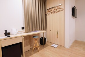 Tomannsrom – superior, ikke-røyk | Dundyner, skrivebord, strykejern/-brett og wi-fi (inkludert)