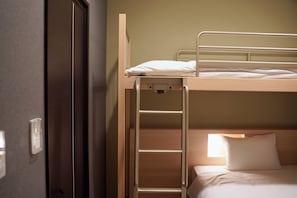 Design-Zweibettzimmer, Nichtraucher | Daunenbettdecken, Schreibtisch, Bügeleisen/Bügelbrett, kostenloses WLAN