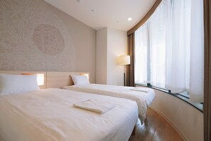 Triple Room, Non Smoking | Down comforters, desk, iron/ironing board, free WiFi - Park Central Sakura Hotel (Osaka)