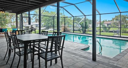 Comfortable Guest Suite With Waterfront Views!