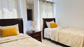 3 bedrooms, iron/ironing board, WiFi, bed sheets