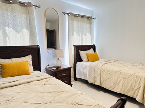 3 bedrooms, iron/ironing board, WiFi, bed sheets