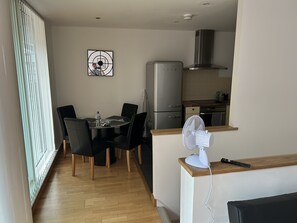 Leilighet, flere senger | Spiseområde