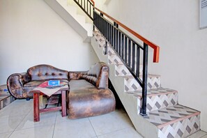 Lobby - Hotel O Guest House Cemara 1 Syariah (Jatibarang)