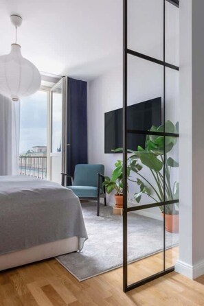1 habitación, tabla de planchar con plancha, wifi y ropa de cama