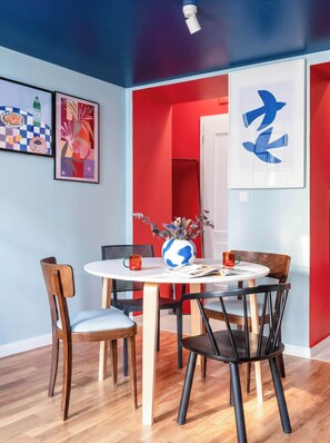 Dining - TurnKey | Charles Square Studio – with Terrace (Praha 2)