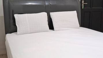 Kamar Double Standar | Wi-Fi gratis dan seprai linen