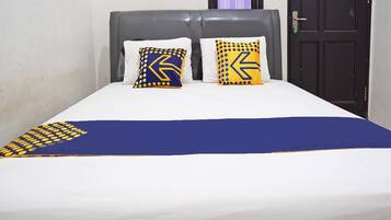 Deluxe Double Room | Free WiFi, bed sheets