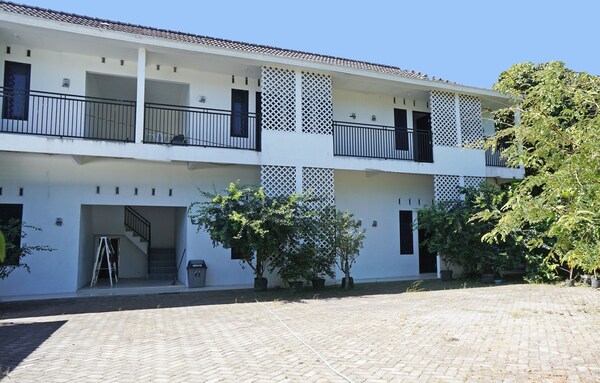 Hotel O Kost Putih Syariah - Blitar