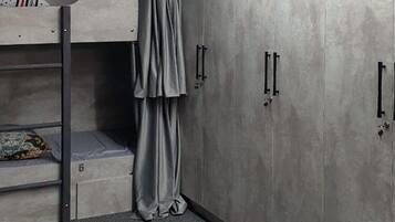 Economy Shared Dormitory | 1 bedroom, premium bedding, desk, free WiFi