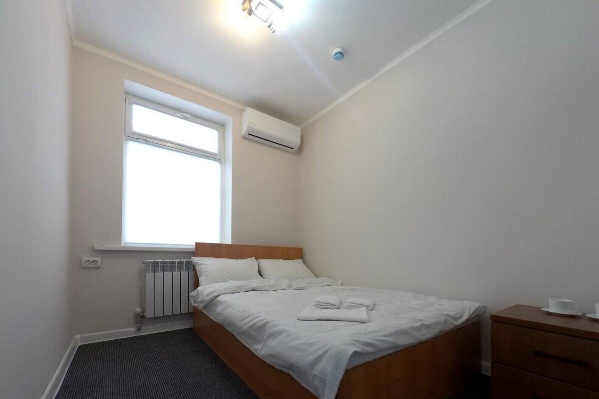 1 bedroom, premium bedding, desk, free WiFi