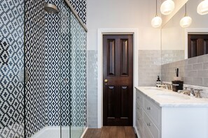 Bathtub, hair dryer, towels