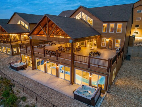 Book Your Dream Vacation at Lazy River Retreat!