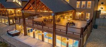 Book Your Dream Vacation at Lazy River Retreat!