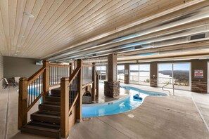 Indoor pool - Splash Mountain Mansion: The Dream Family Getaway! (Kimberling City)