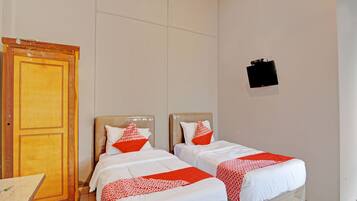 Free WiFi, bed sheets