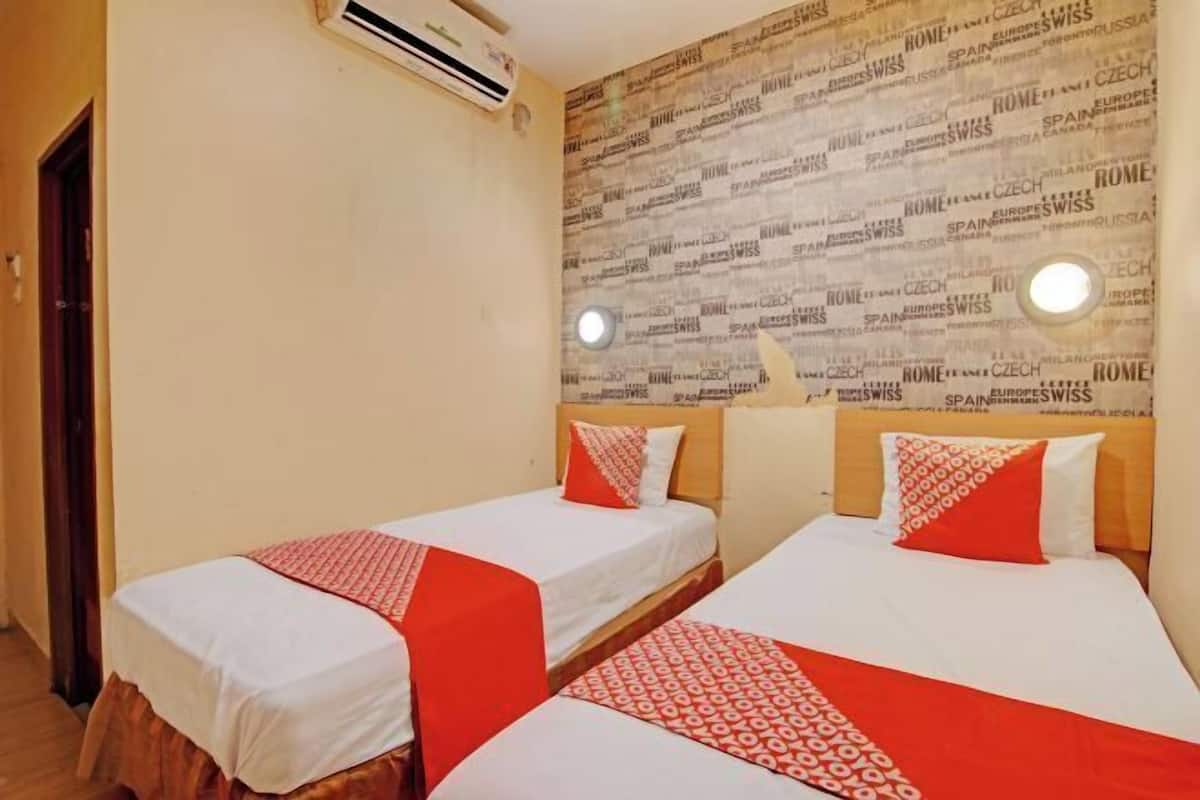 Free WiFi, bed sheets