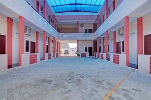 Lobby - OYO 92946 Dekna Homestay Syariah (Pekanbaru)