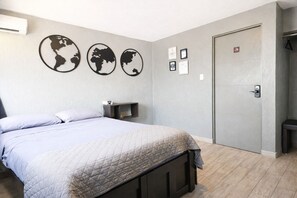 Minibar, desk, free WiFi, bed sheets - Agua Azul by tuhost (Guadalupe)