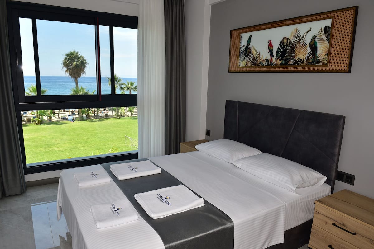 3 bedrooms, premium bedding, in-room safe, desk